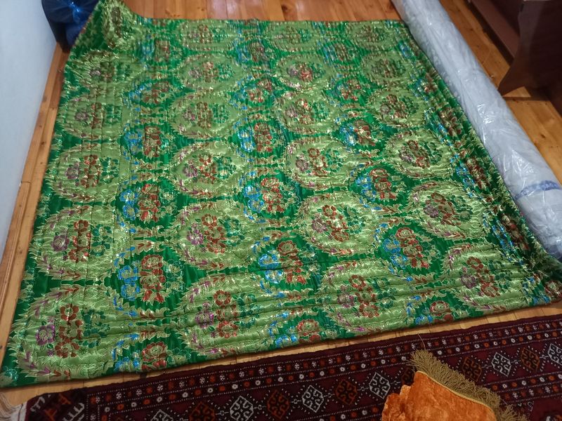 Kòrpa tòshak sotiladi.