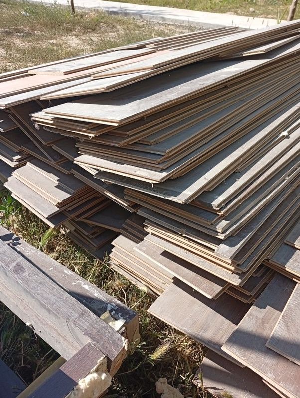 Tarkit laminant sotiladi Tarkit laminant sotiladi