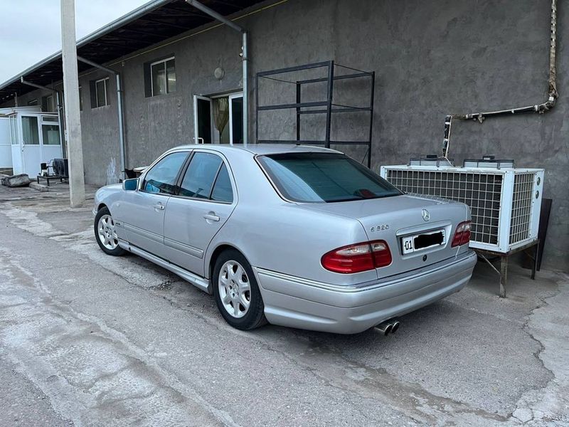 W 210 Avangard E320 sotiladi
