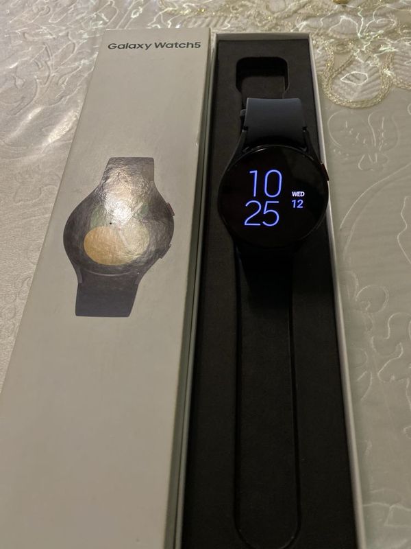 Galaxy watch5 sotiladi! Galaxy watch5 sotiladi!