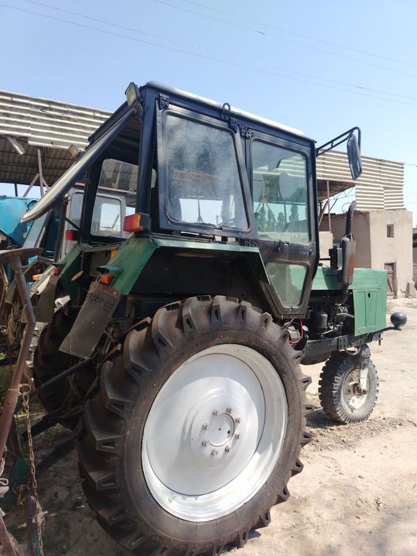 Traktor MTZ 80 s Traktor MTZ 80 s