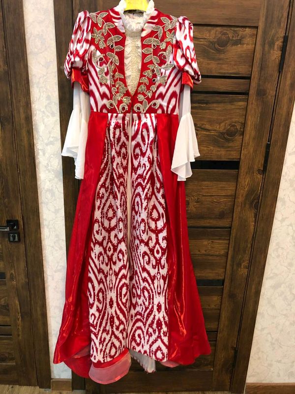 изысканное праздничное платье