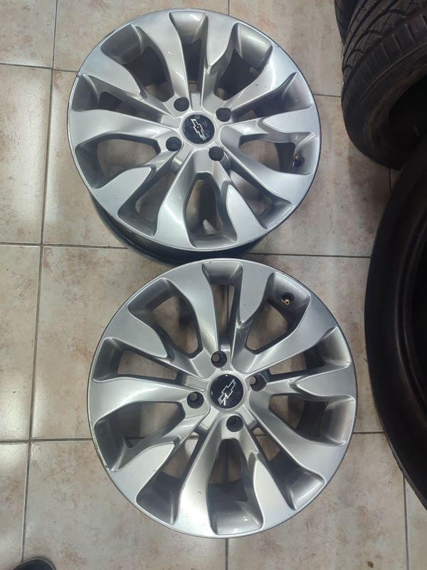 Malibu amerkanka diska r17 yengide holatda Malibu amerkanka diska r17 yengide holatda