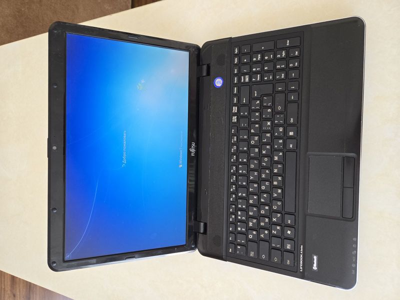 Ноутбук Fujitsu a512, сделано в Германии. Ноутбук Fujitsu a512, сделано в Германии.