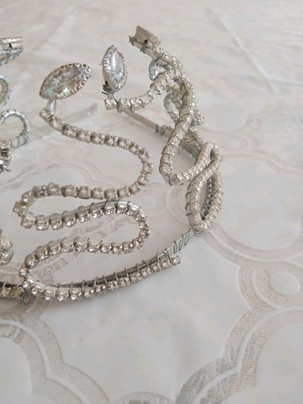 ilonli diadema