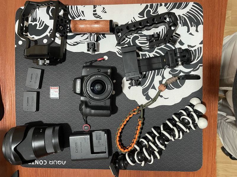 Камера Canon M50 kit,обьектив Sigma 16mm