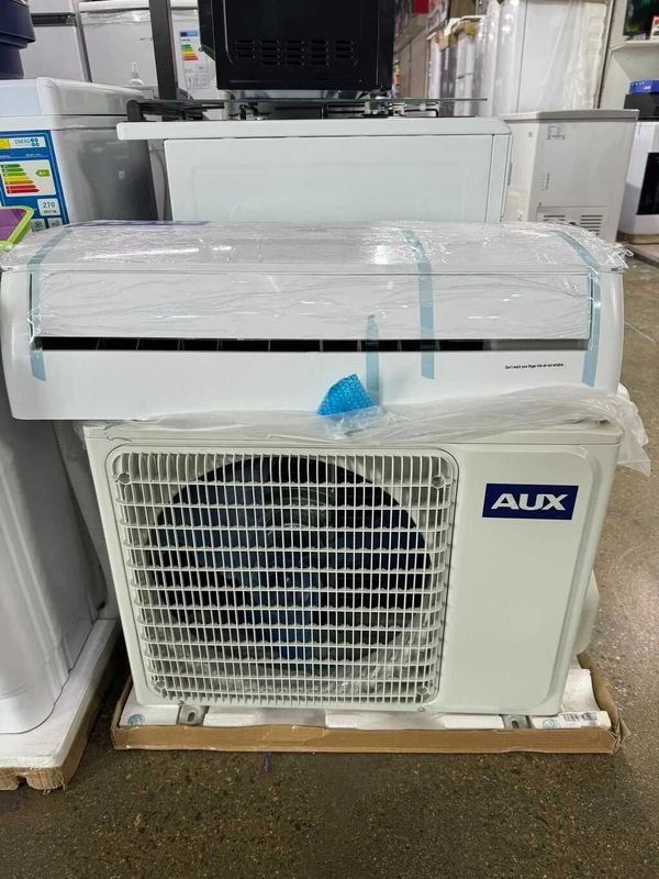 Кондиционер AUX INVERTER от 12 до 24 - сплит система. установка есть Кондиционер AUX INVERTER от 12 до 24 - сплит система. установка есть