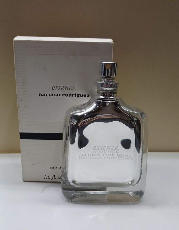 Essence Narciso Rodriguez