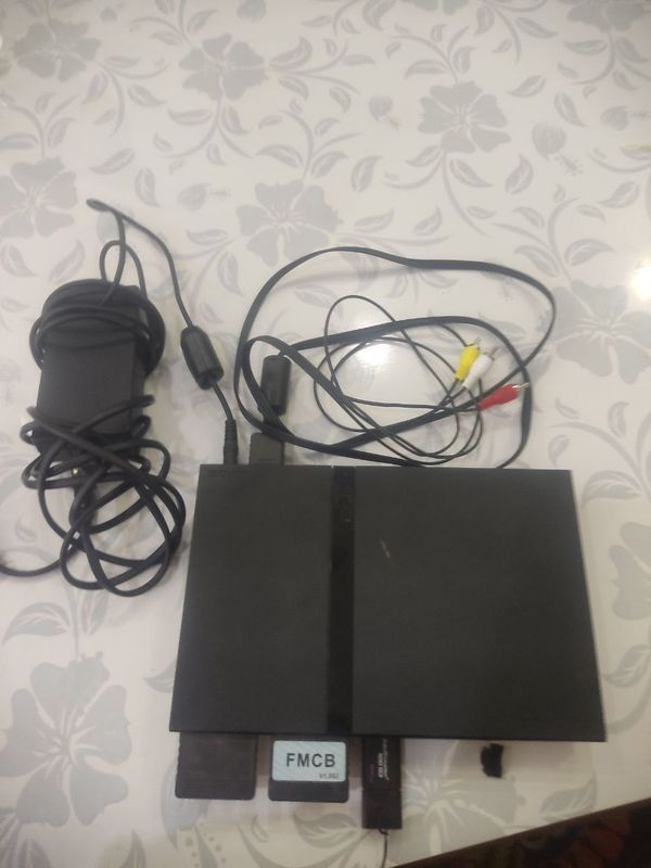 Playstation 2 sotiladi Playstation 2 sotiladi