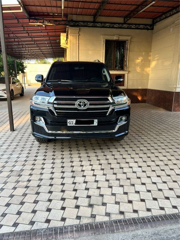 Продаётся Toyota Land Cruiser 200 Продаётся Toyota Land Cruiser 200