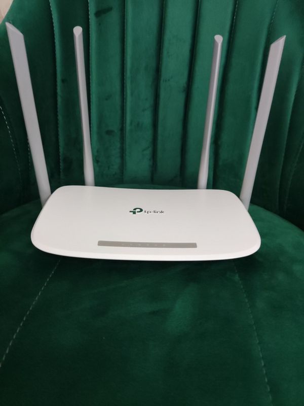 Гигабитный двухдиапазонный wi-fi роутер 2.4G/5G Гигабитный двухдиапазонный wi-fi роутер 2.4G/5G