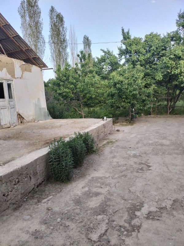 Уи сотилади опиши сотих 5:30 сотих 16000$ Уи сотилади опиши сотих 5:30 сотих 16000$
