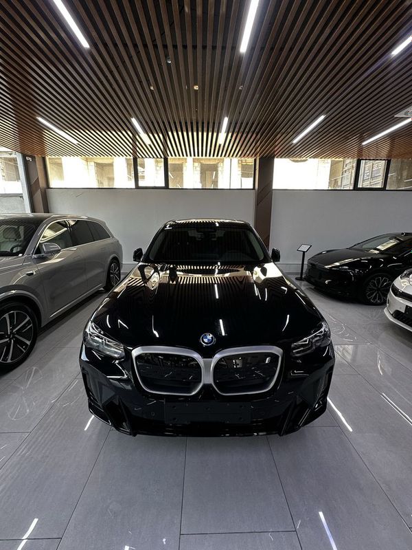 Bmw ix3 toza 100% kuzov bronda Bmw ix3 toza 100% kuzov bronda