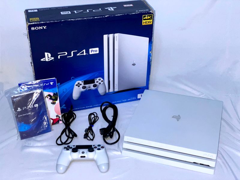 Playstation 4 Pro (IDEAL holatda) Yangidek Playstation 4 Pro (IDEAL holatda) Yangidek