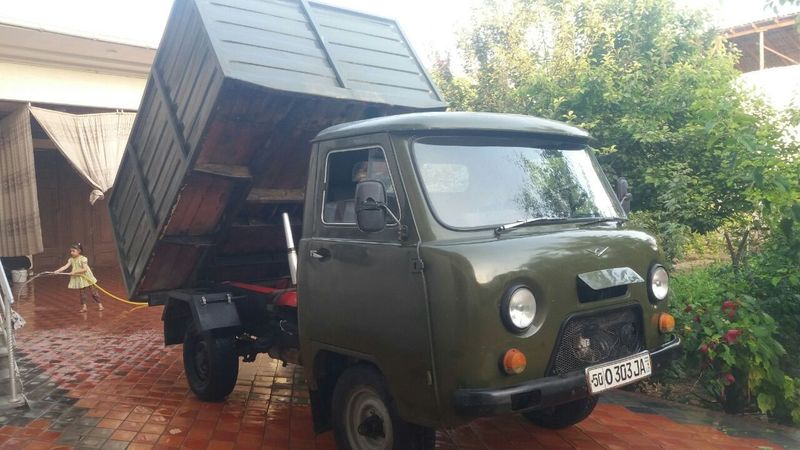 1987 yil Uaz samasuval sotiladi 1987 yil Uaz samasuval sotiladi