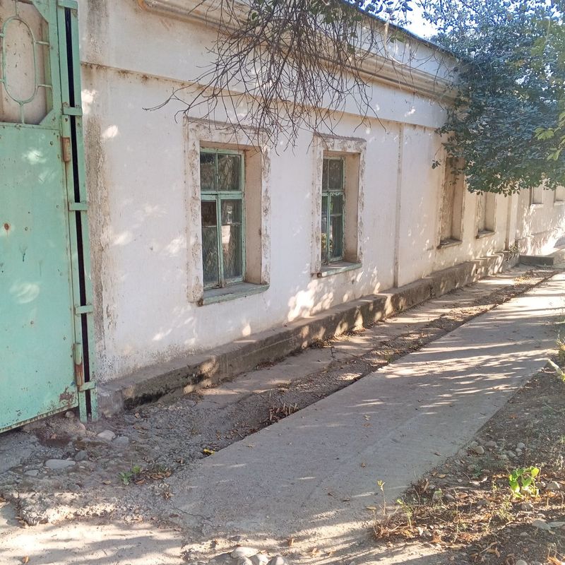 Uchastka sotiladi Uchastka sotiladi
