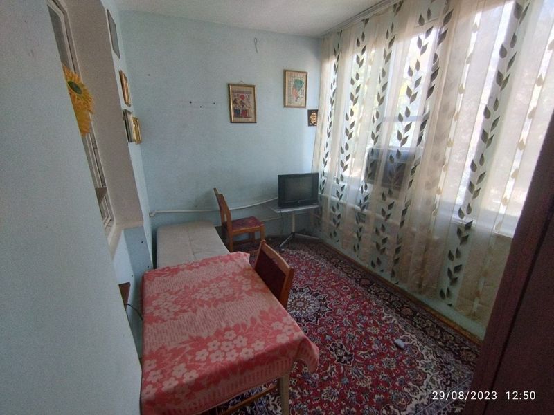 Sheriklikga 3 xonali uyning 1 xonasi beriladi Sheriklikga 3 xonali uyning 1 xonasi beriladi