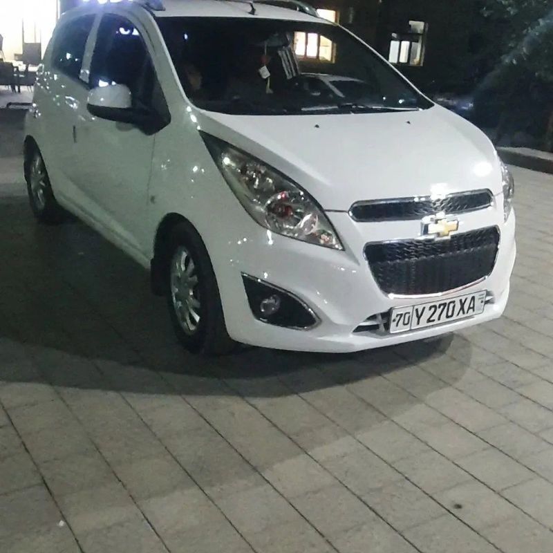 Spark 4 поколения, 2012 год, метан 65 л, белый цвет Spark 4 поколения, 2012 год, метан 65 л, белый цвет