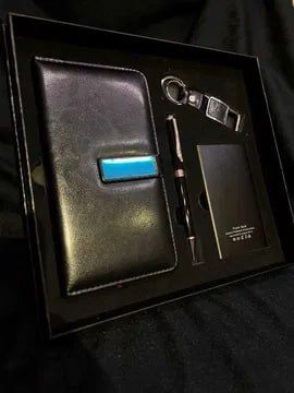Подарочный набор: Ежедневник + Ручка + Брилок + Powerbank Подарочный набор: Ежедневник + Ручка + Брилок + Powerbank