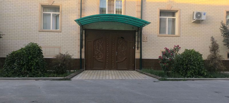 Sergelida 6 yarm sotik xovli sotiladi Sergelida 6 yarm sotik xovli sotiladi