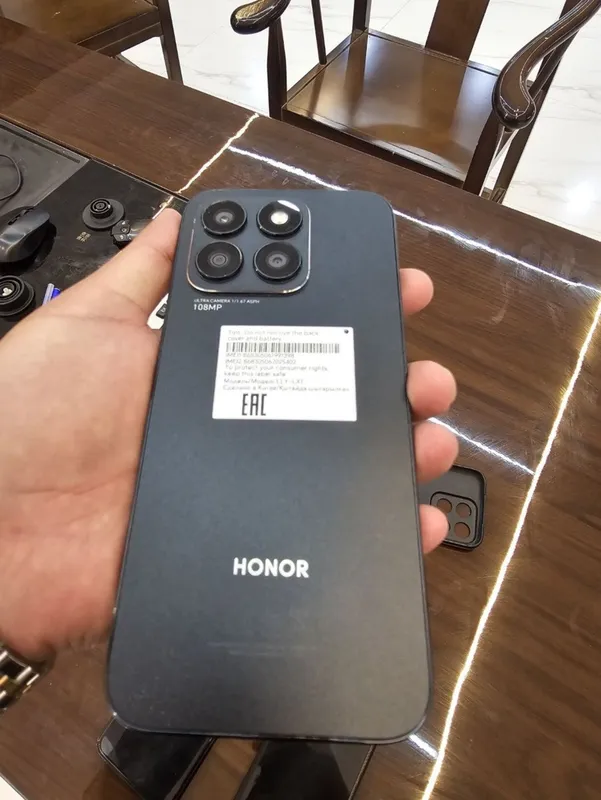 Honor x8b 8+8 Turbo. 256 mg Honor x8b 8+8 Turbo. 256 mg