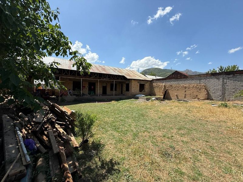 Dacha sotiladi humsonda Dacha sotiladi humsonda
