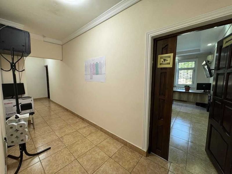 Сдаётся нежилое помещение 175м², 1 линия, М. Горький, 2900$ Сдаётся нежилое помещение 175м², 1 линия, М. Горький, 2900$