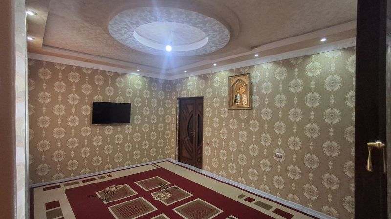 Жиззах шахар Ором бозори рупарасида 2 хонали уй сотилади Жиззах шахар Ором бозори рупарасида 2 хонали уй сотилади