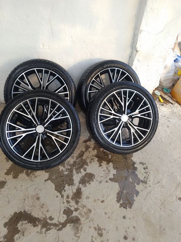 215/45 R17 Спарк колбьт нексия 1 2 3 Жигулиларга тушади срочно сотилад 215/45 R17 Спарк колбьт нексия 1 2 3 Жигулиларга тушади срочно сотилад