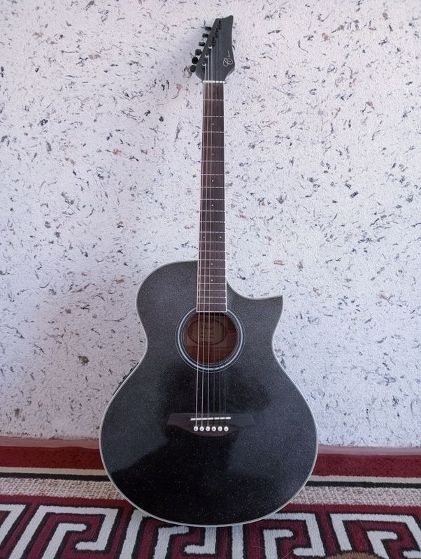 Gitara akustik 140$