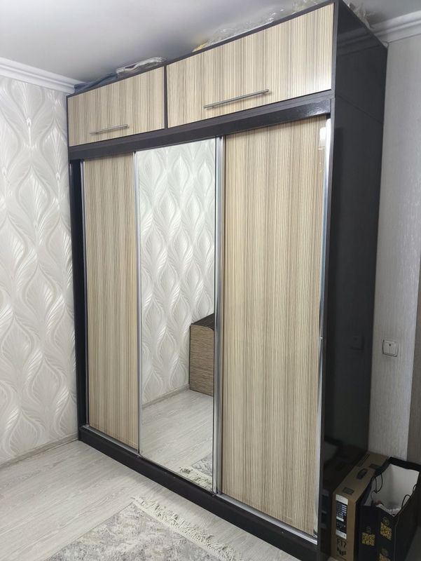 Шкаф-купе 1.9х2.4 метра Шкаф-купе 1.9х2.4 метра