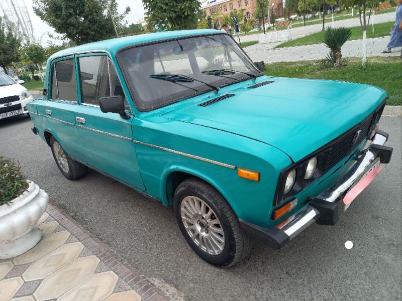 Lada vaz 2103 sotiladi