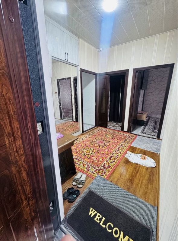 Продам метро Новза , Чиланзар 5 2х комнатную 48м2 Продам метро Новза , Чиланзар 5 2х комнатную 48м2