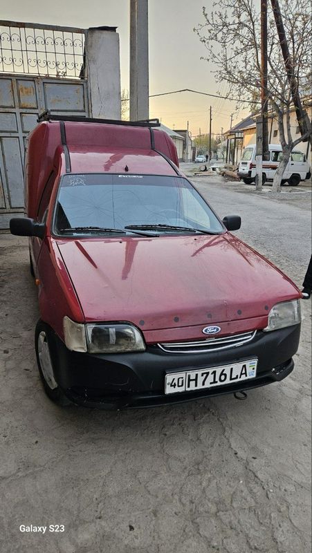 Ford curier mator karobka 08 metan