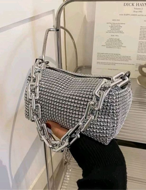 Ayollar sumkasi Ayollar sumkasi