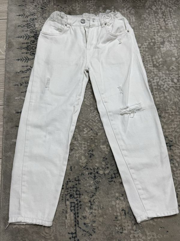 Стильные белые джинсы. Zara. Рост 140 см Стильные белые джинсы. Zara. Рост 140 см