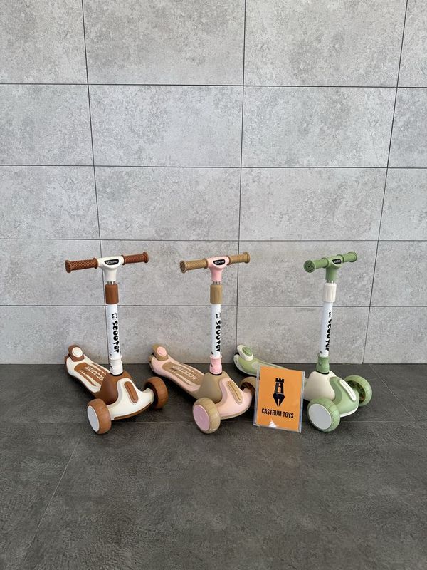 Самокат Трехколесный гелвий баллон 2-6 лет Castrum Toys Самокат Трехколесный гелвий баллон 2-6 лет Castrum Toys