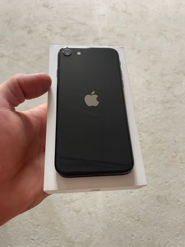 Продается iPhone SE 2020 Продается iPhone SE 2020