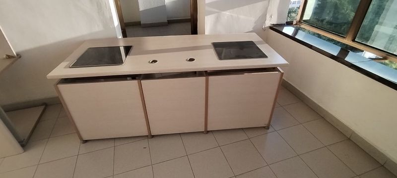 Продаётся столы 2шт