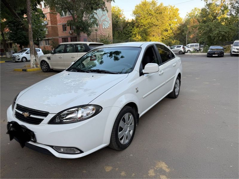 Lacetti машина 2023 Lacetti машина 2023