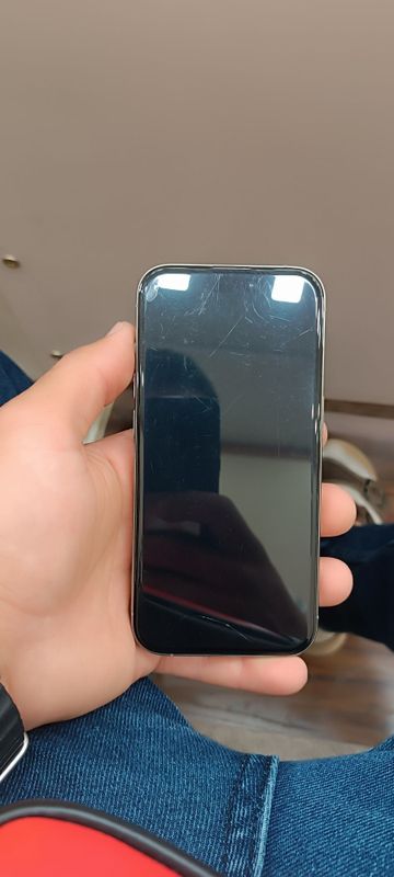 iPhone 15 pro titan 128 gb qirchilgan yeri yoʻq yomks 89 iPhone 15 pro titan 128 gb qirchilgan yeri yoʻq yomks 89