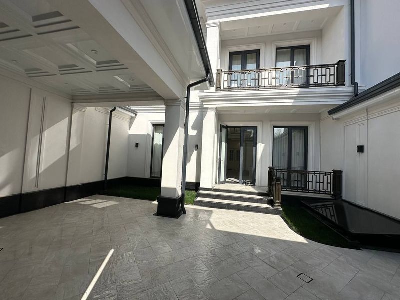 Продается белоснежный евродом . Центр Луначарского . 3 сотки . Продается белоснежный евродом . Центр Луначарского . 3 сотки .
