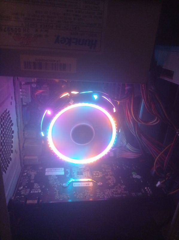 Core i3 keys sotladi srochna Core i3 keys sotladi srochna