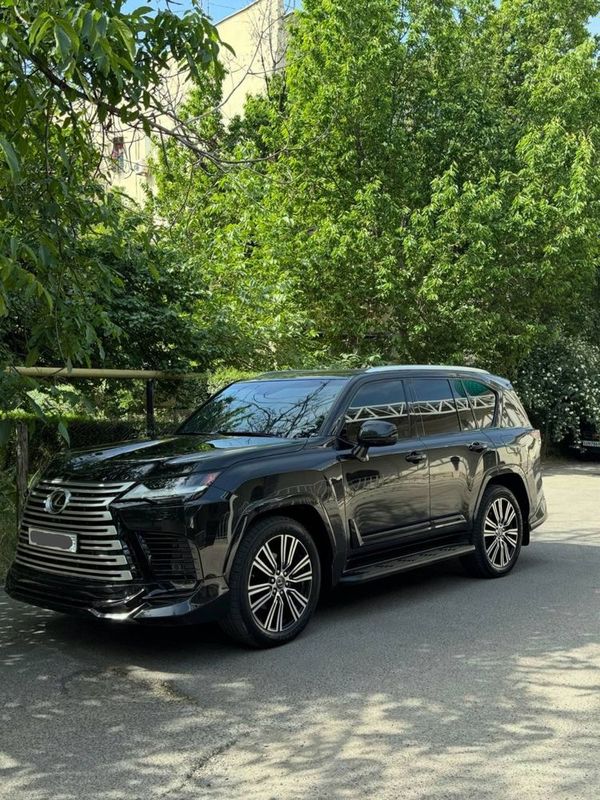 Lexus 600 LUXURY + Lexus 600 LUXURY +