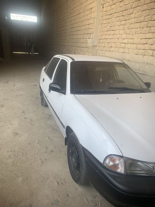 Nexia 1 sotiladi oq