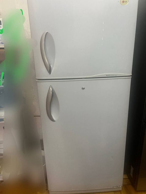 Холодилник LG рабочий