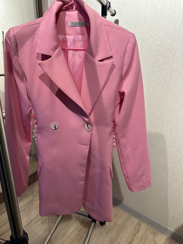 Продам . Женский пиджак Продам . Женский пиджак