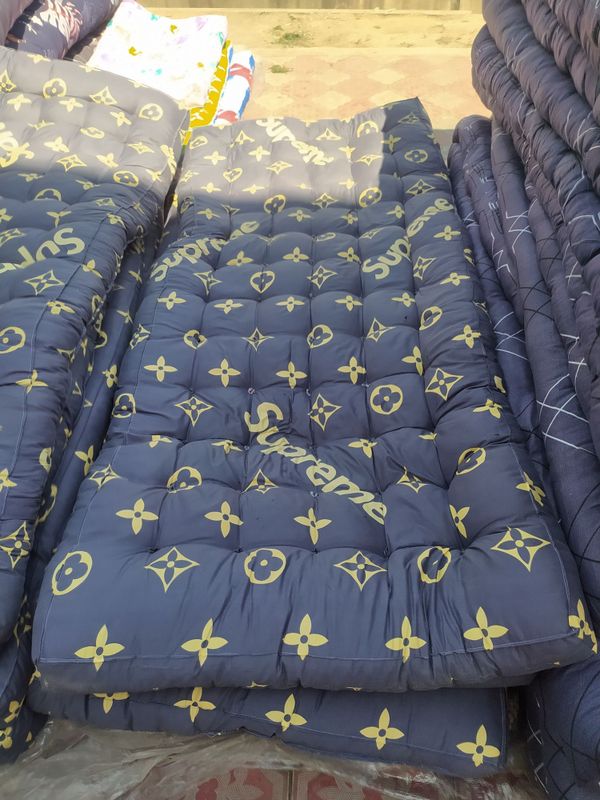 Matras ishlab chiqaruvchidan oling Matras ishlab chiqaruvchidan oling