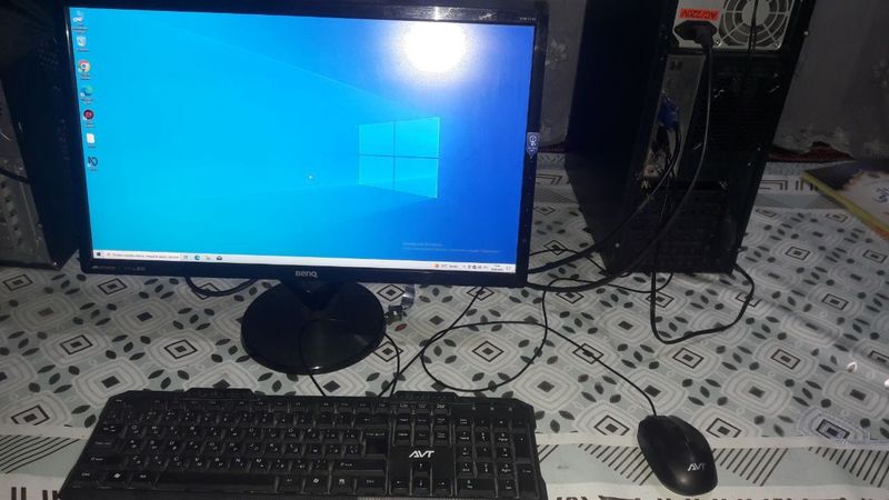 Ofisniy kompyuter sotiladi. Kalonka klaviatura mishka monitorlar bilan Ofisniy kompyuter sotiladi. Kalonka klaviatura mishka monitorlar bilan