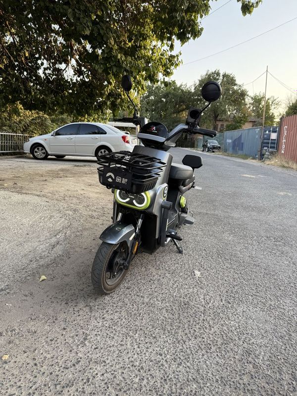 Продам скутер минимальная цена 500$